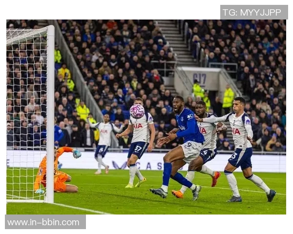 英超夺冠赔率更新阿森纳领跑曼城紧随其后维拉表现抢眼